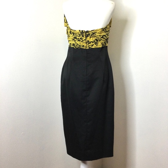 Victor Costa for Neiman Marcus, Strapless, Big Front Bow, Form Fitting Dress. - Picture 4 of 9